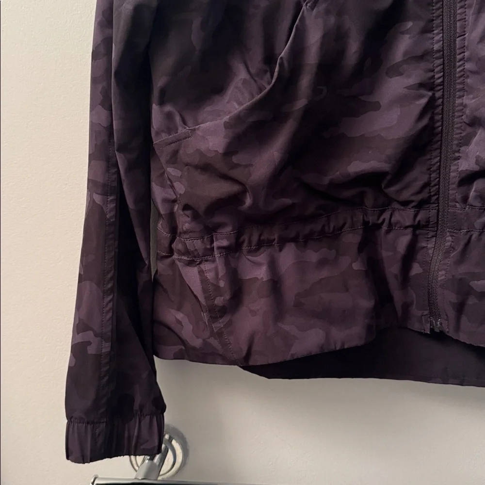 Lululemon Pack It Up Jacket Incognito Camo Multi Grey SIZE 4